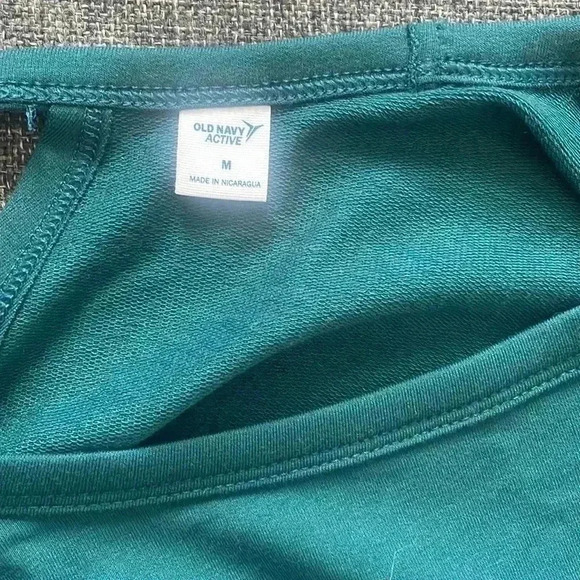 NWT Med Teal long sleeve open back workout top - Picture 4 of 4